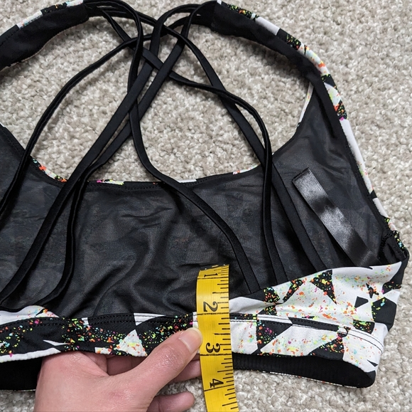 (2/$25) VictoriaSport strappy cross back yoga bra black white geo shape - Picture 12 of 12